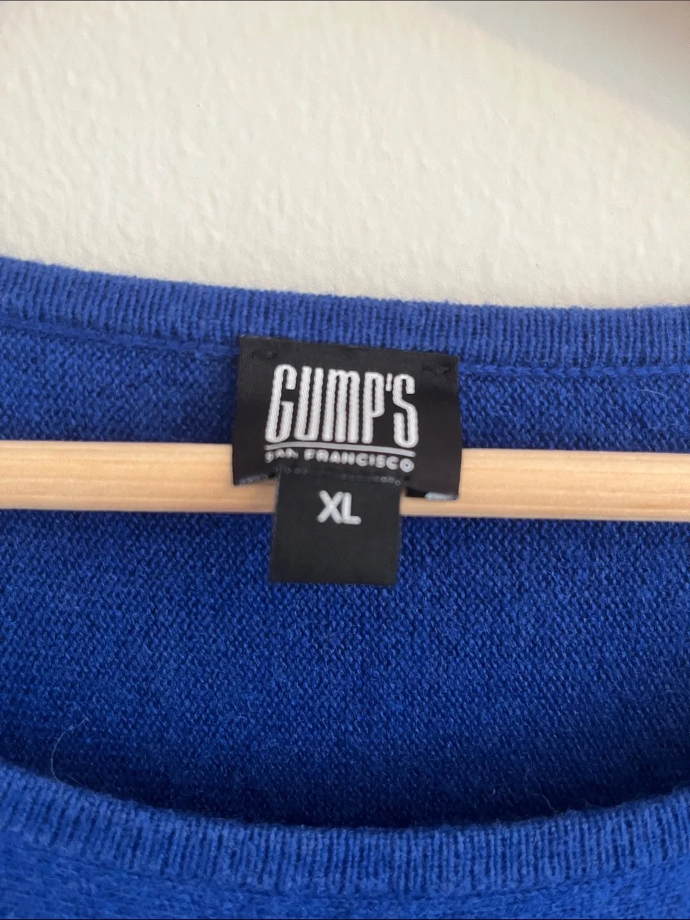 Women's Cashmere Scoop Neck Knit Sweater in Royal Blue